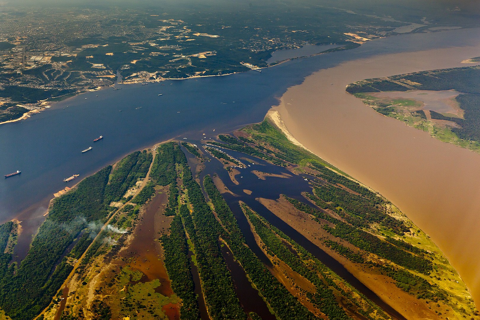 Rio Amazonas - água doce ; Amazônia